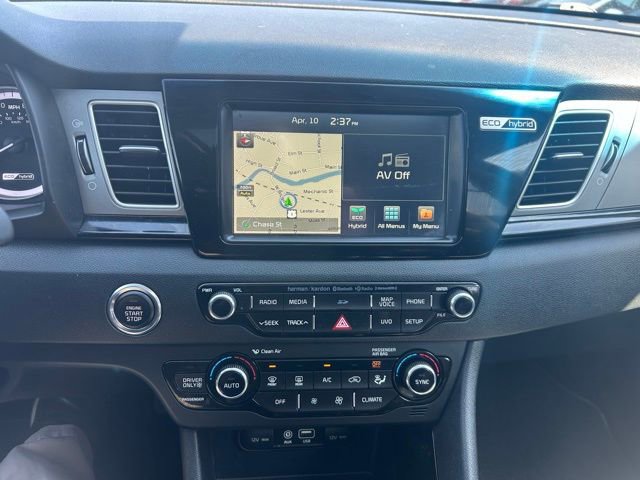 Used 2017 Kia Niro Touring image 26