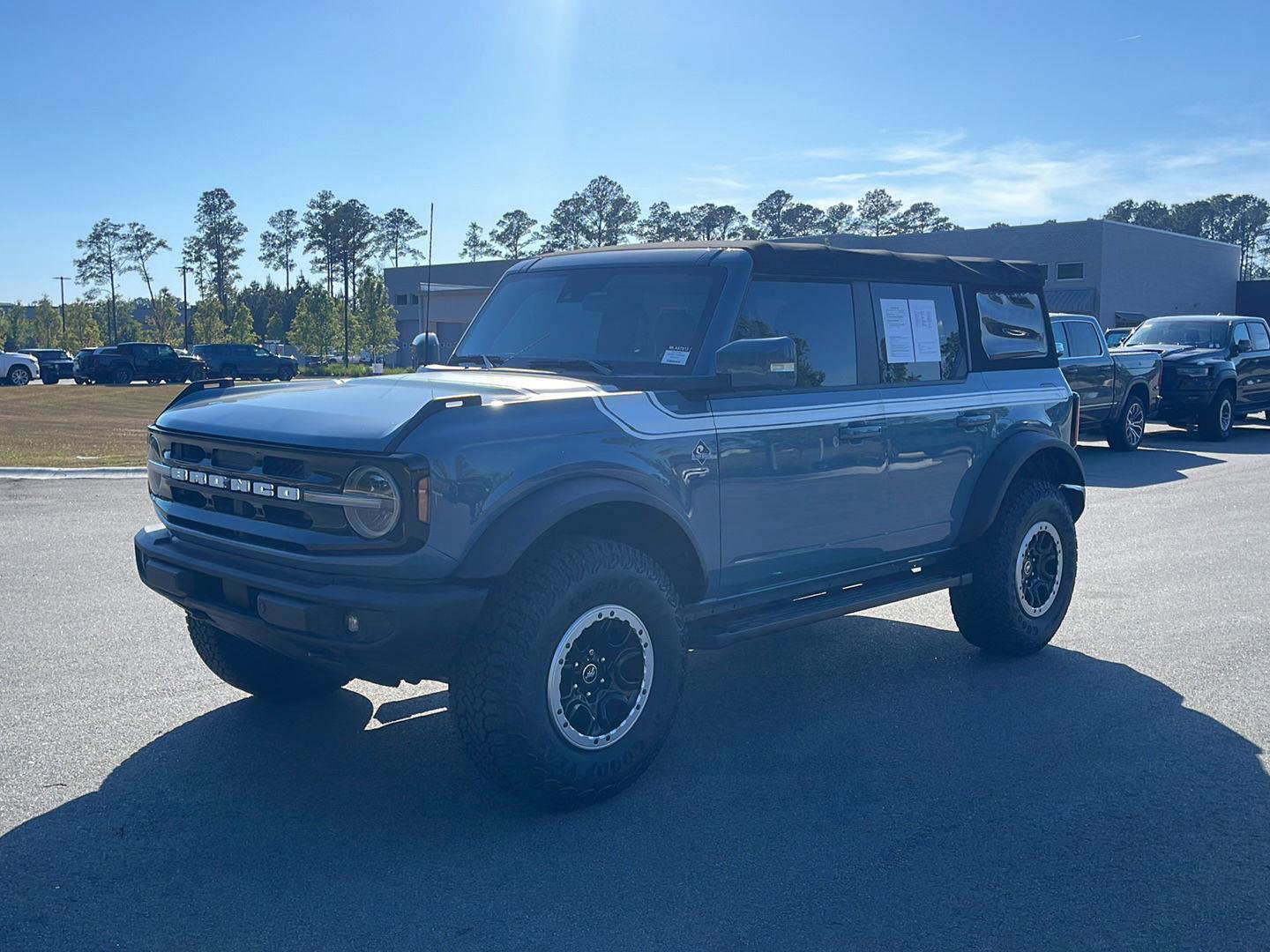 Used 2021 Ford Bronco Outer Banks w/ Sasquatch Package image 3