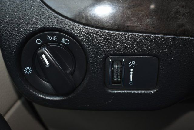 Used 2013 Dodge Grand Caravan SXT w/ Rear Park Assist Pkg image 17