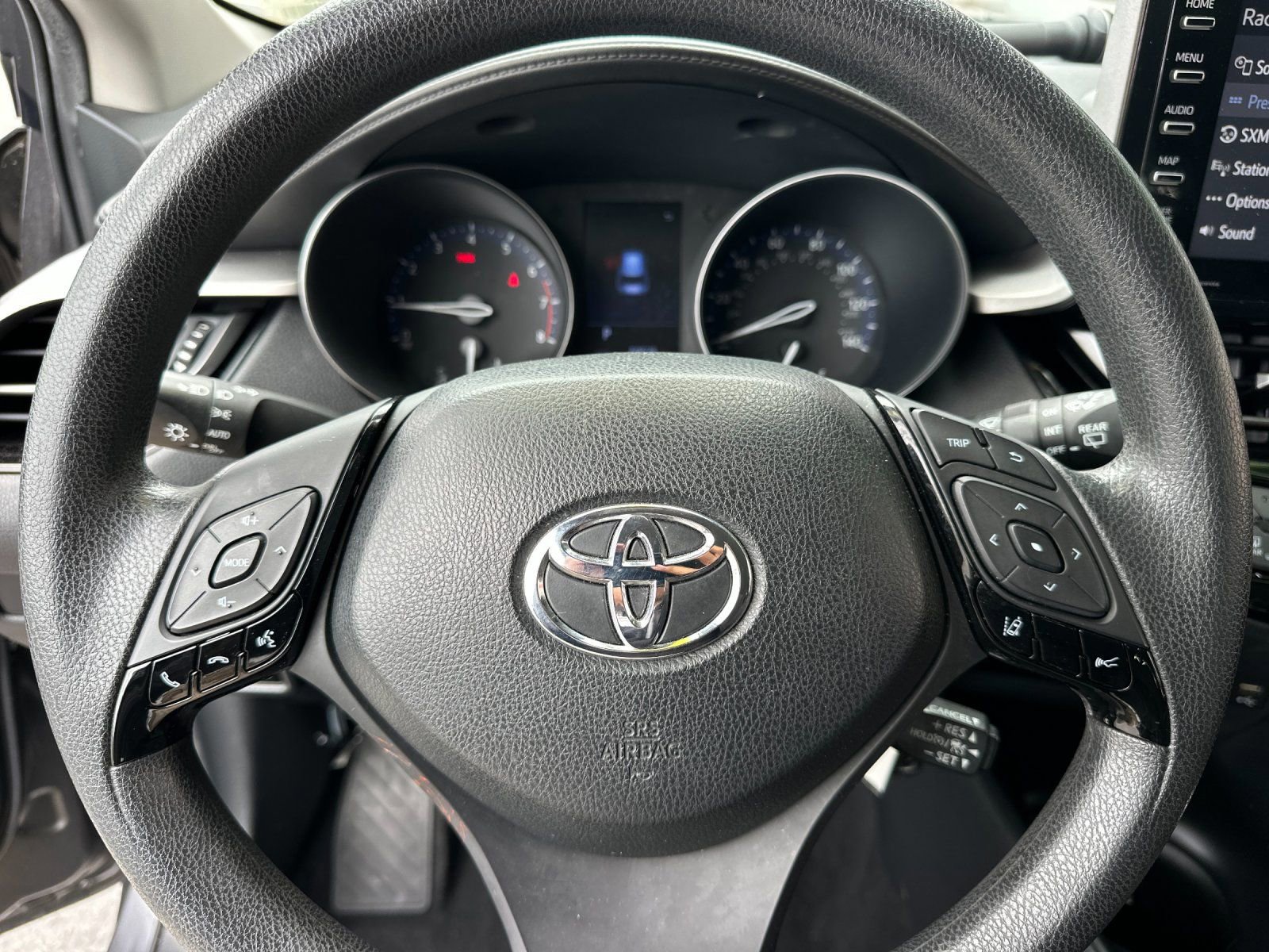Used 2020 Toyota C-HR LE image 20