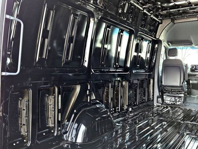 New 2025 Mercedes-Benz Sprinter 2500 image 32
