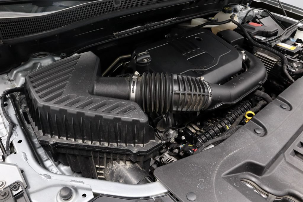 Used 2025 Chevrolet Blazer LT FWD image 18