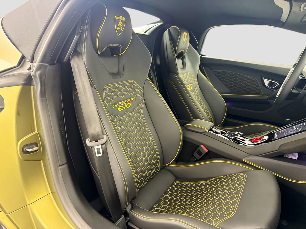Used 2024 Lamborghini Huracan EVO AWD/4WD image 29
