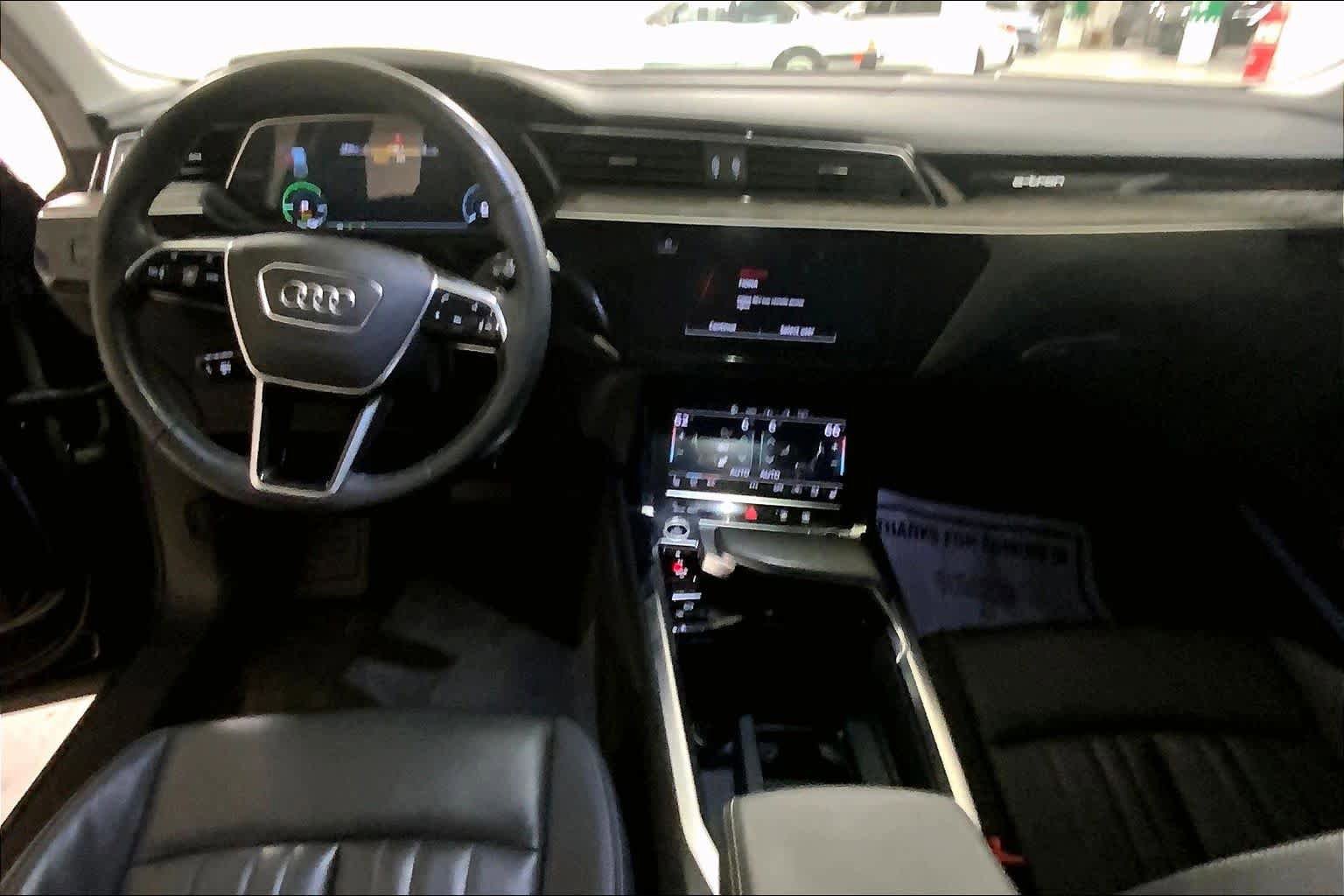 Used 2022 Audi e-tron Premium Plus AWD/4WD image 15