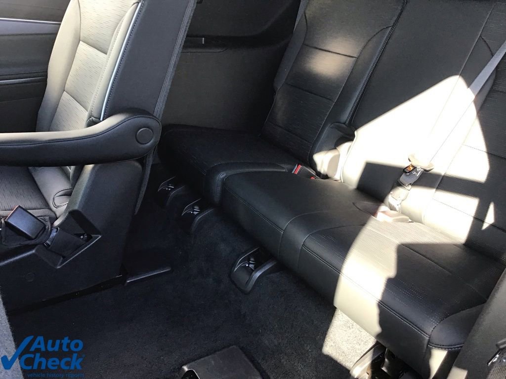 Used 2025 Buick Enclave Sport Touring image 16