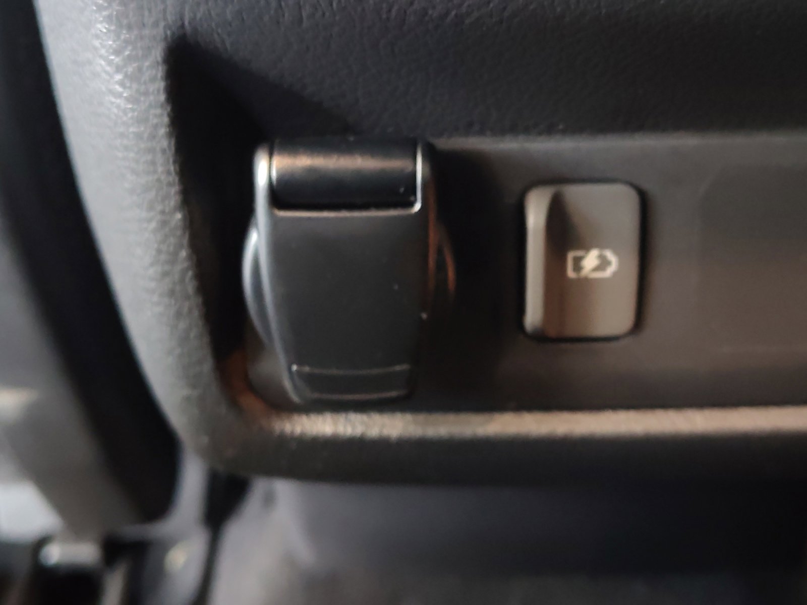 Used 2021 INFINITI QX50 Luxe FWD image 32