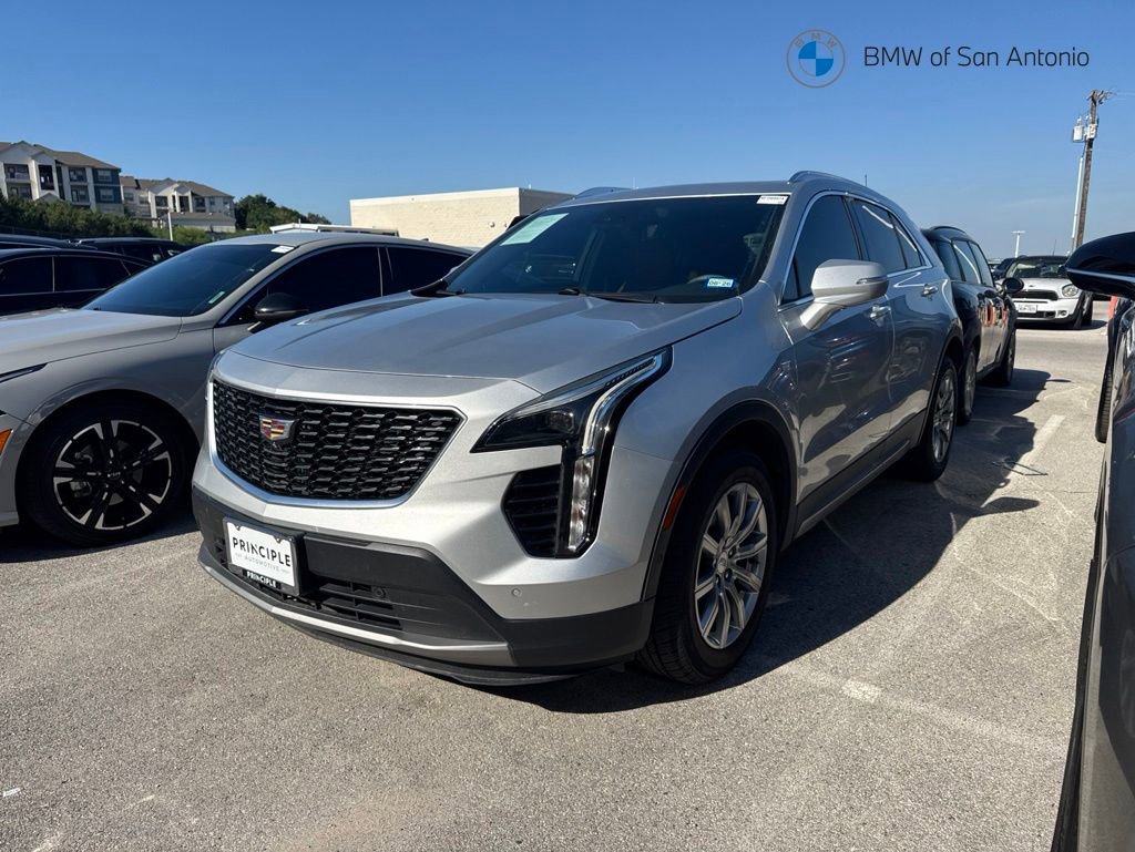 Used 2022 Cadillac XT4 Premium Luxury w/ Enhanced Visibility Package FWD image 1