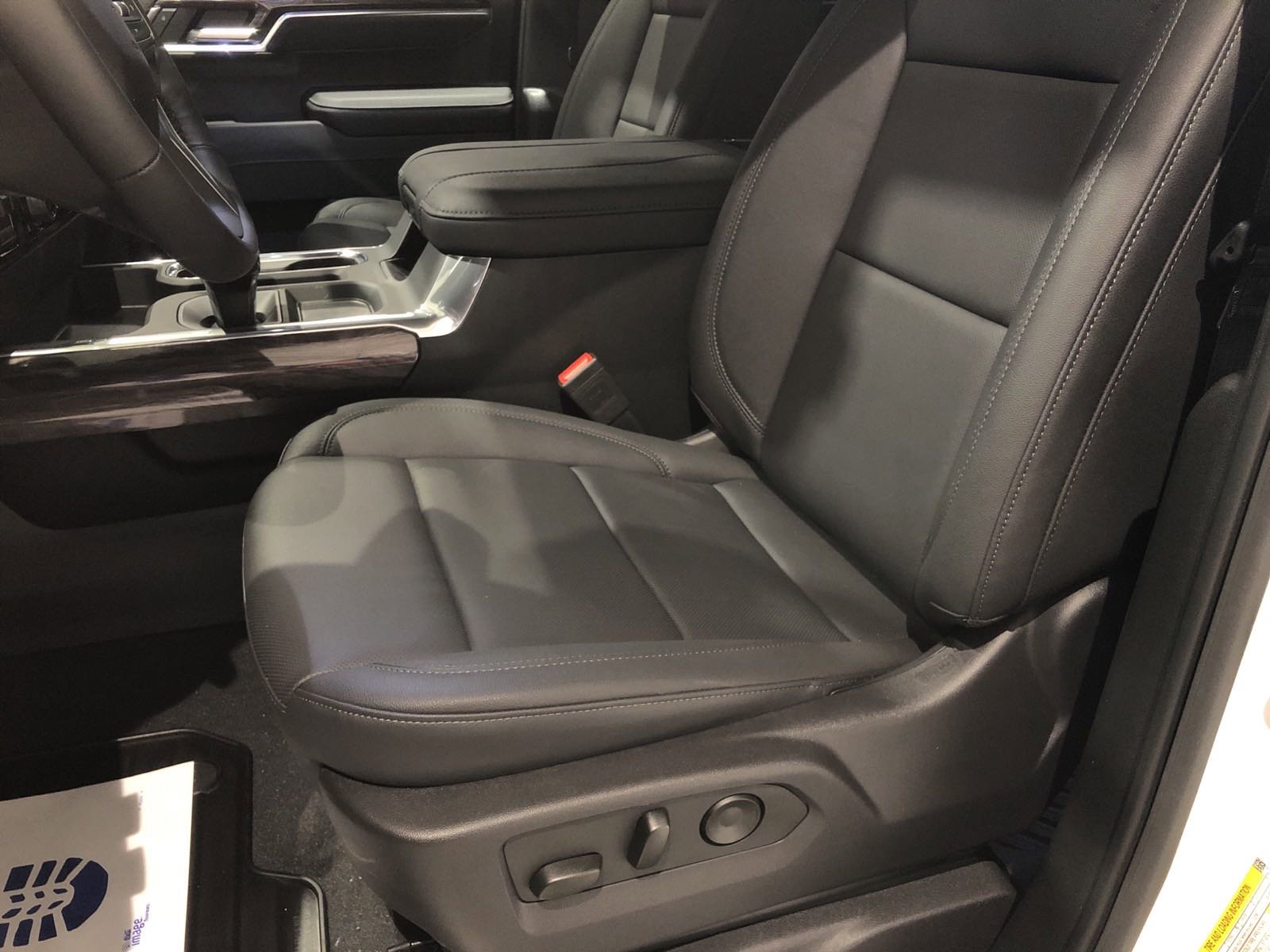 New 2025 Chevrolet Silverado 1500 LTZ w/ Z71 Off-Road Package image 9