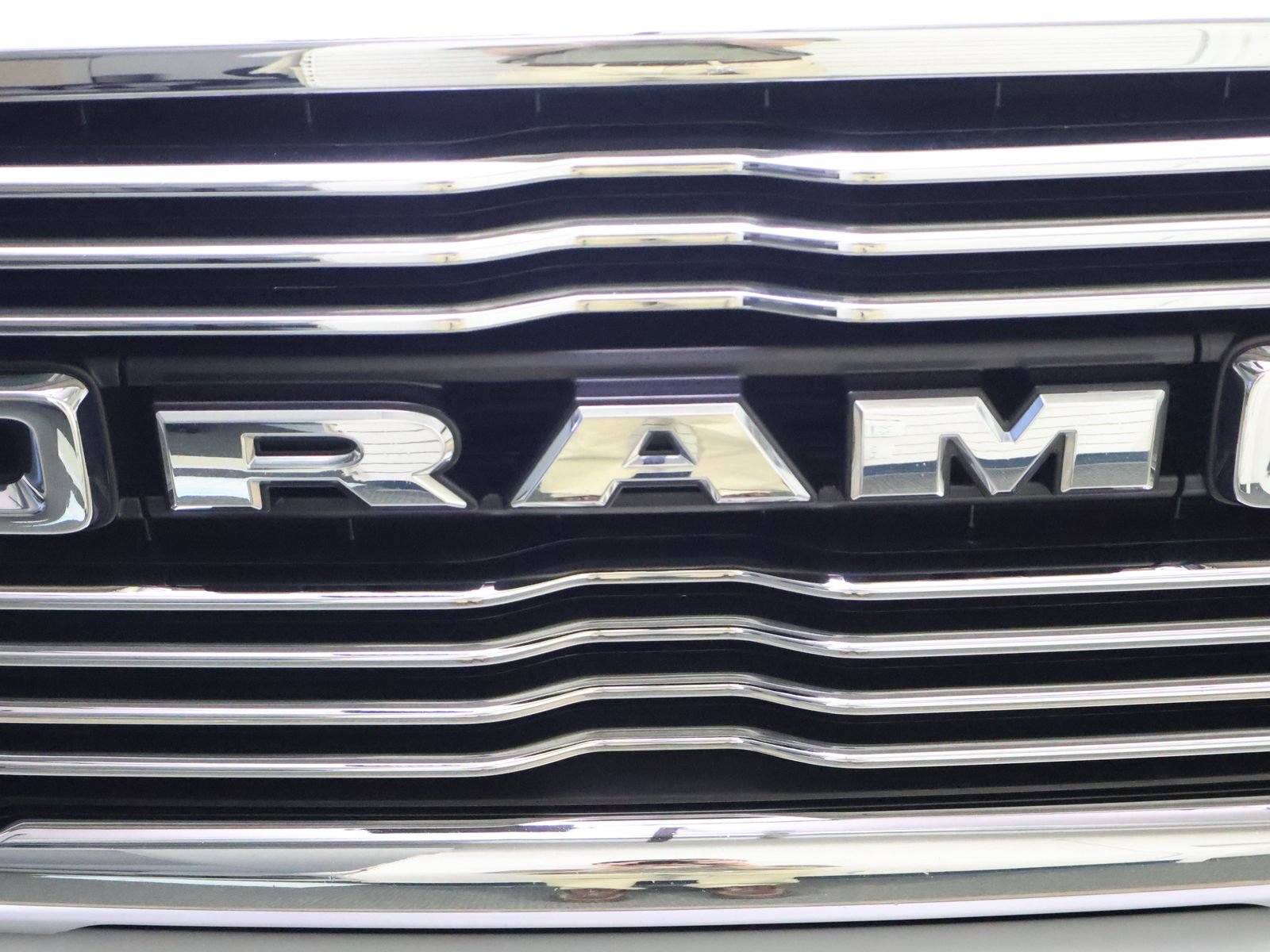 Used 2024 RAM 2500 Laramie w/ Safety Group AWD/4WD image 17