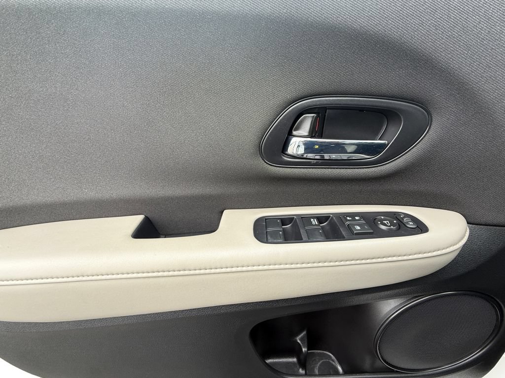 Used 2021 Honda HR-V LX image 11