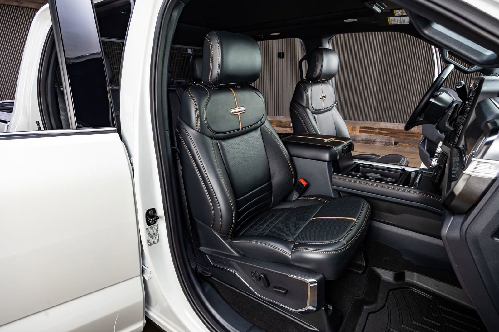 Used 2024 Ford F350 Platinum image 30