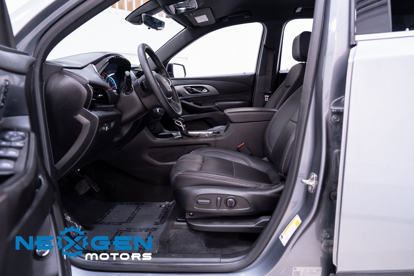 Used 2023 Chevrolet Traverse RS w/ LPO, Floor Liner Package image 25