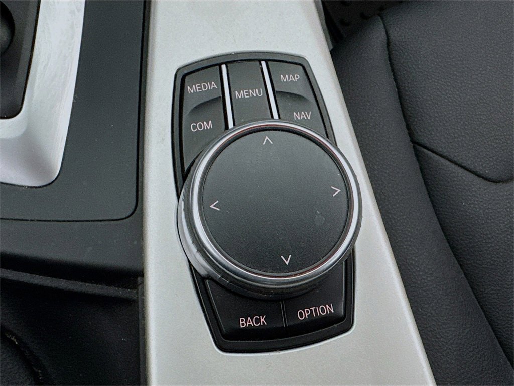 Used 2018 BMW 320i xDrive Sedan image 14
