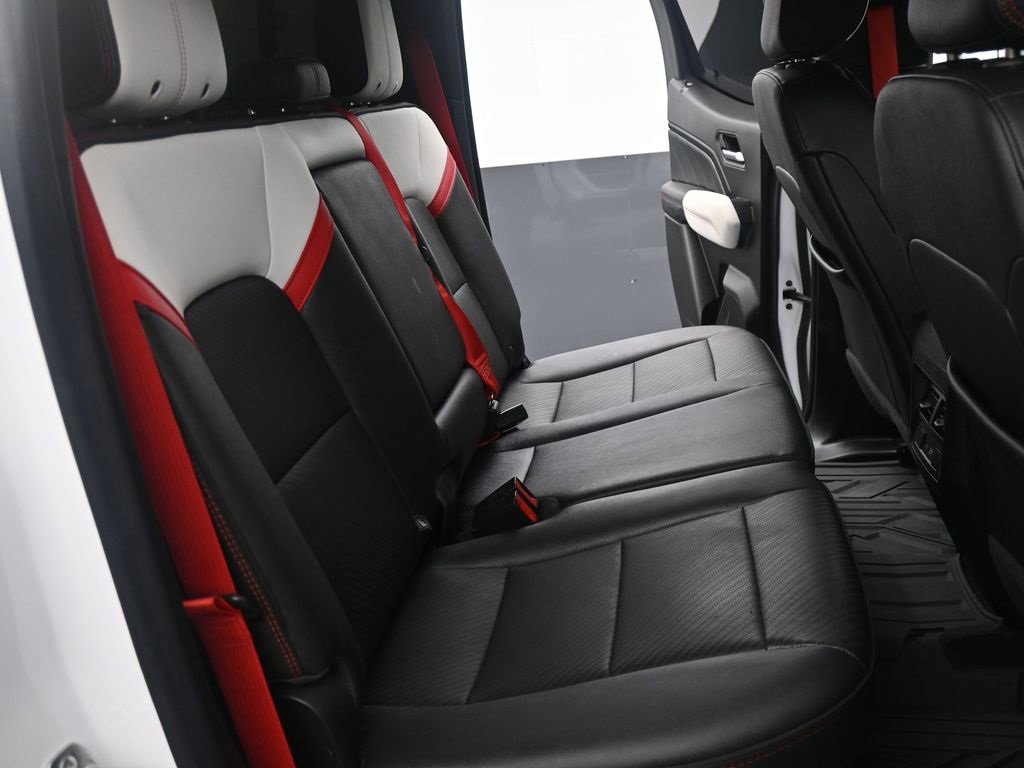 Used 2024 GMC Canyon AT4X image 18