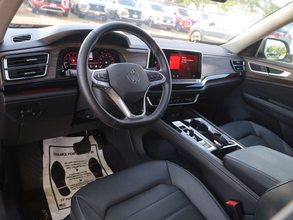 Used 2025 Volkswagen Atlas SEL image 35
