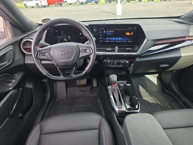Used 2025 Chevrolet Trax RS w/ Driver Confidence Package FWD image 28
