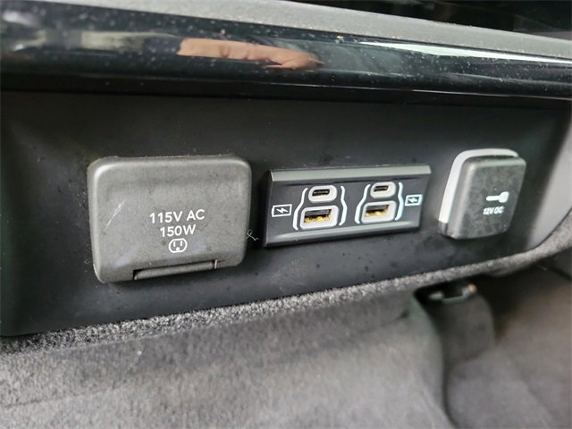 Used 2023 Jeep Wagoneer Series III w/ Preferred Equipment Group image 18