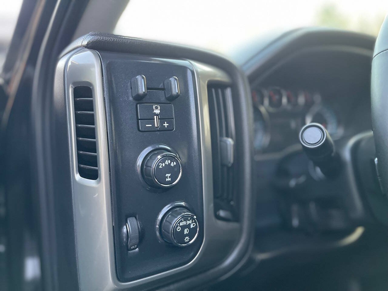 Used 2017 Chevrolet Silverado 3500 High Country w/ Duramax Plus Package AWD/4WD image 31