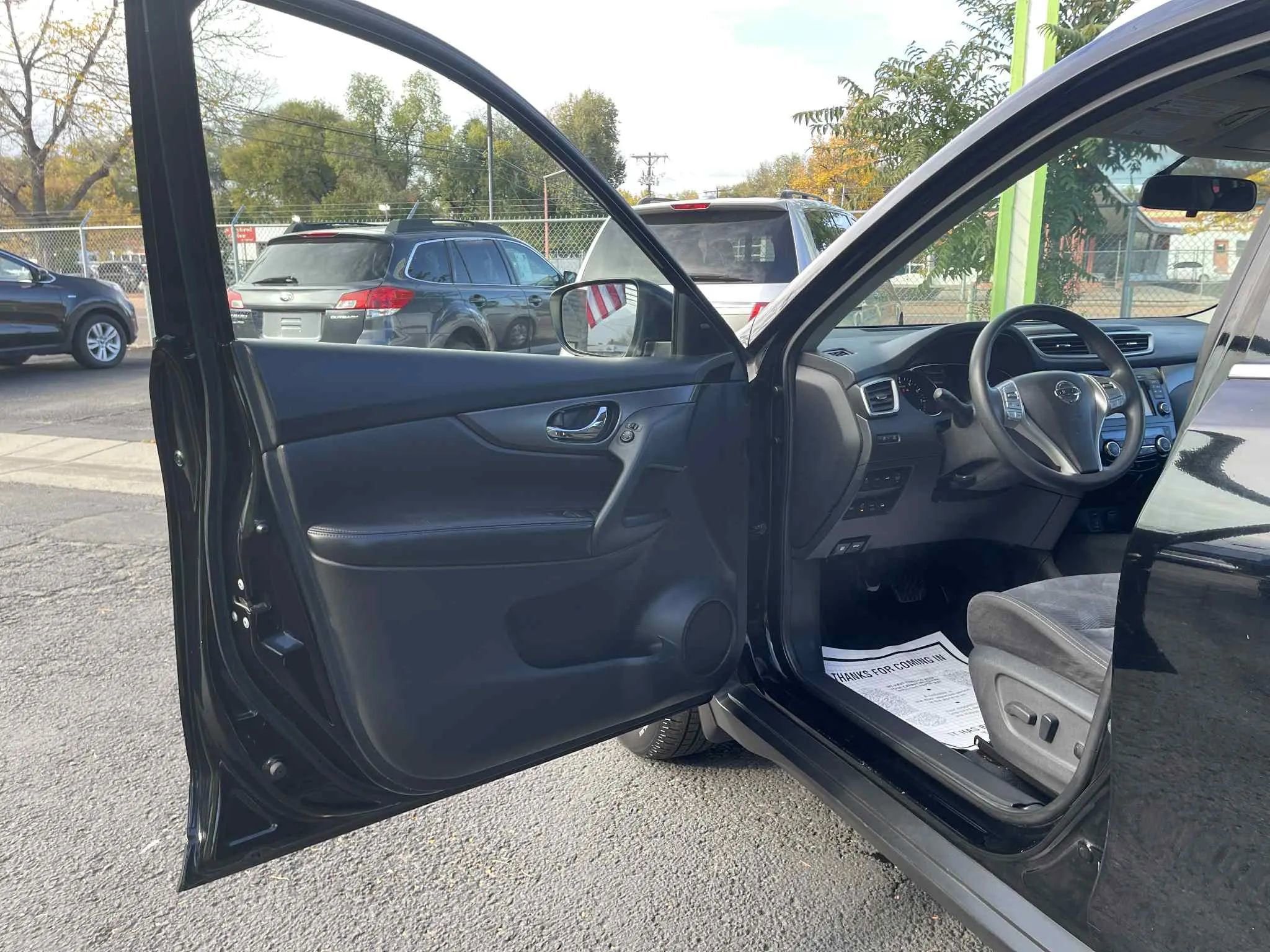 Used 2015 Nissan Rogue SV w/ SV Premium Package image 10