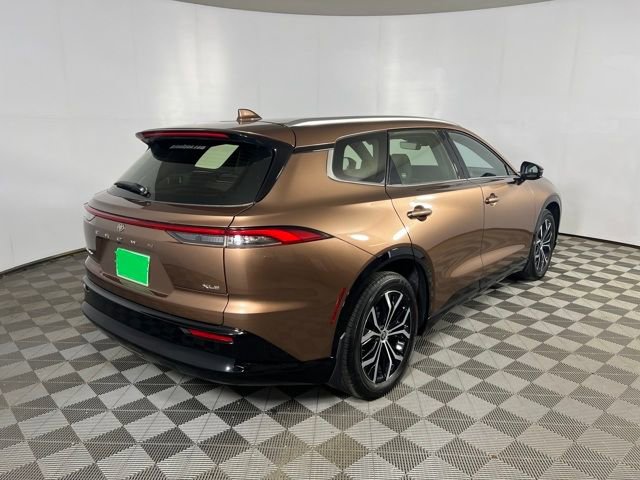 Used 2025 Toyota Crown Signia image 5