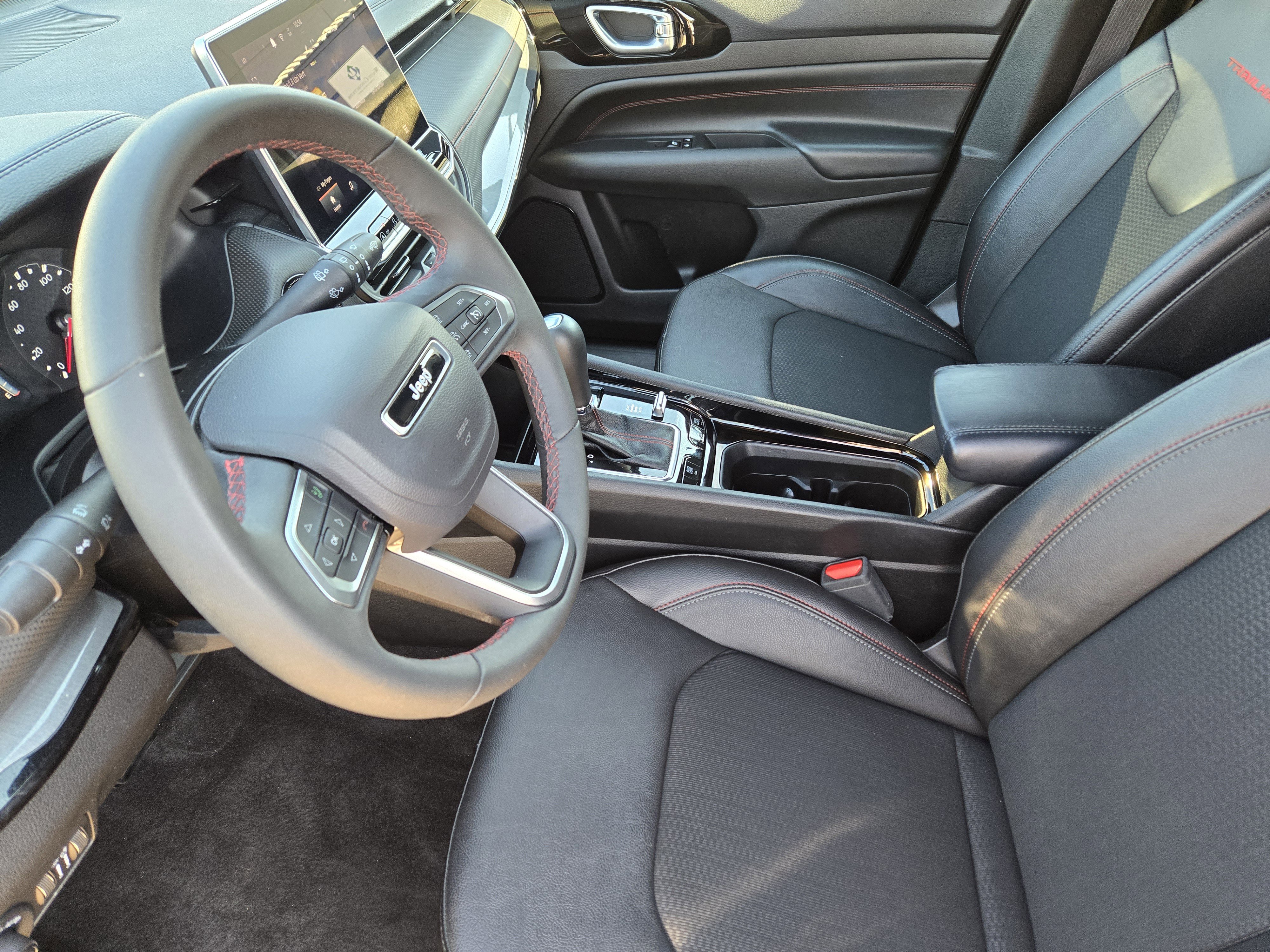 Used 2024 Jeep Compass Trailhawk image 14