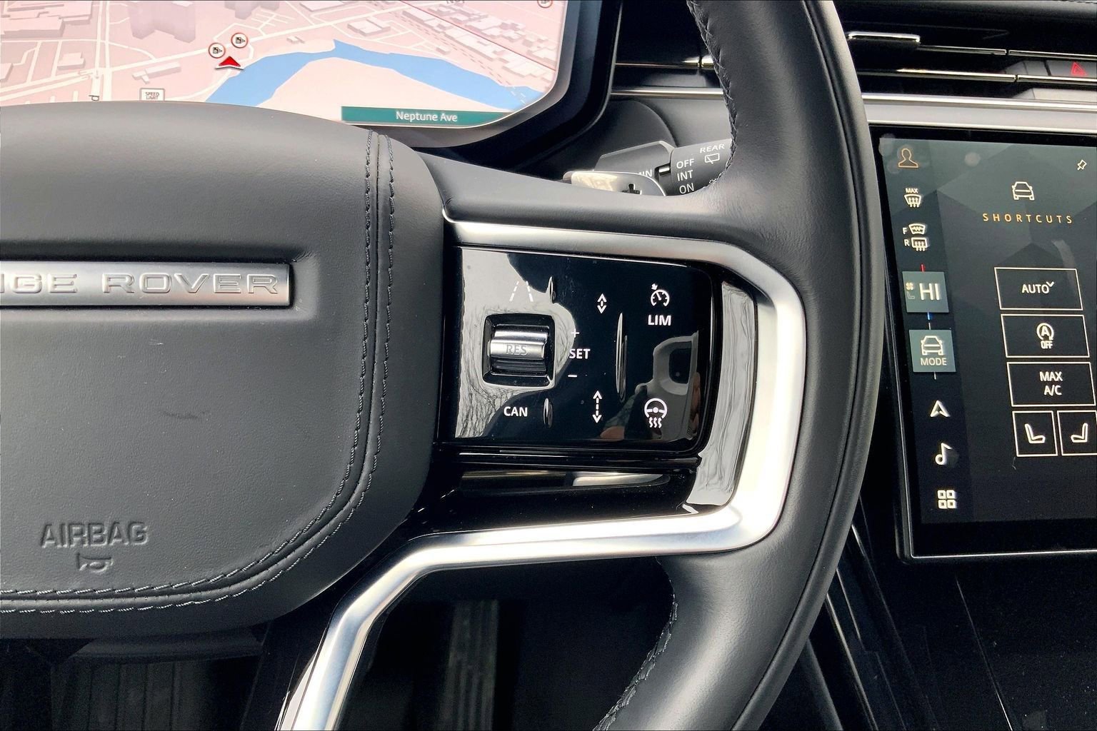 Used 2024 Land Rover Range Rover Sport SE image 24