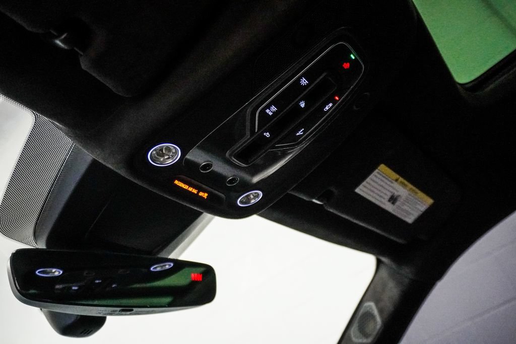 Used 2022 Lamborghini Urus AWD/4WD image 29