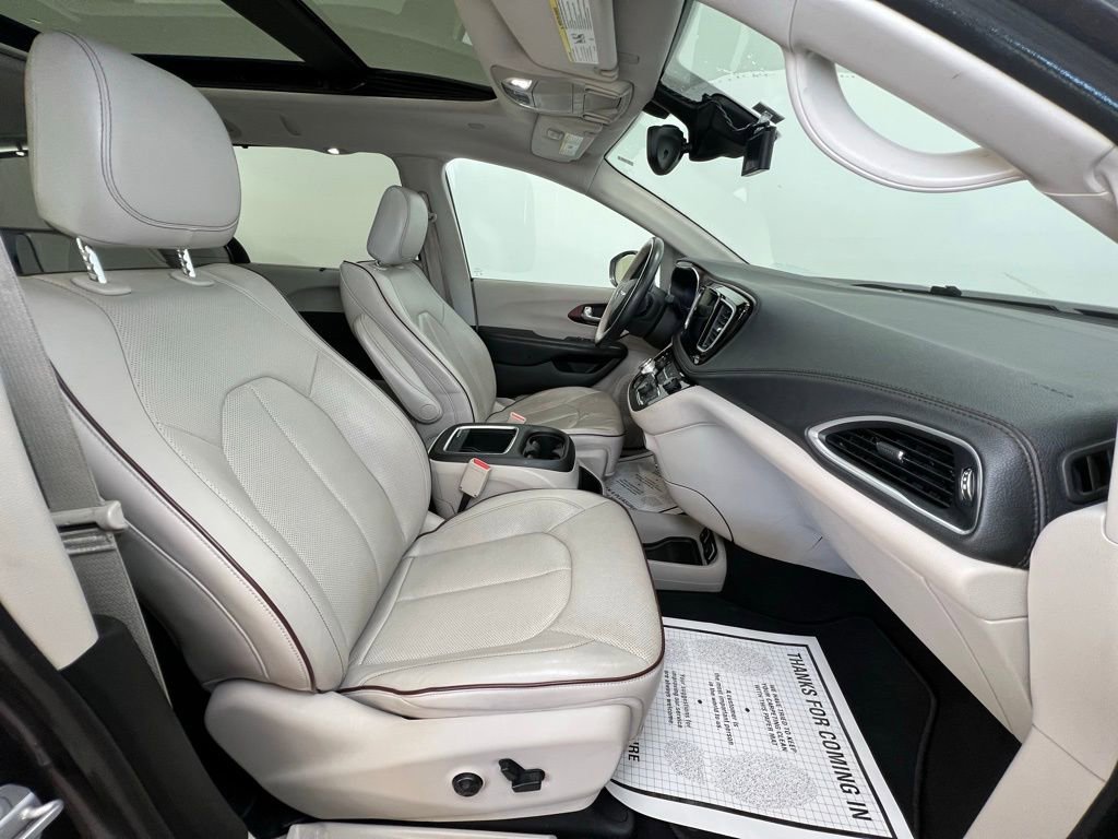Used 2017 Chrysler Pacifica Limited w/ Advanced Safetytec Group image 11