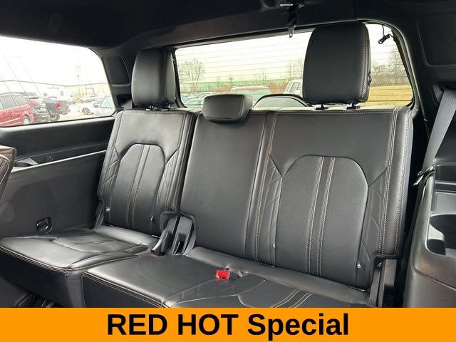 Used 2023 Ford Expedition Platinum AWD/4WD image 34
