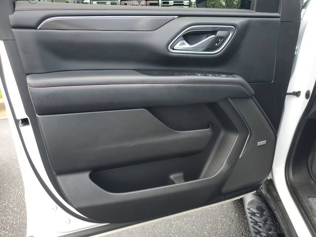 Used 2022 Chevrolet Suburban RST w/ Luxury Package RWD image 8