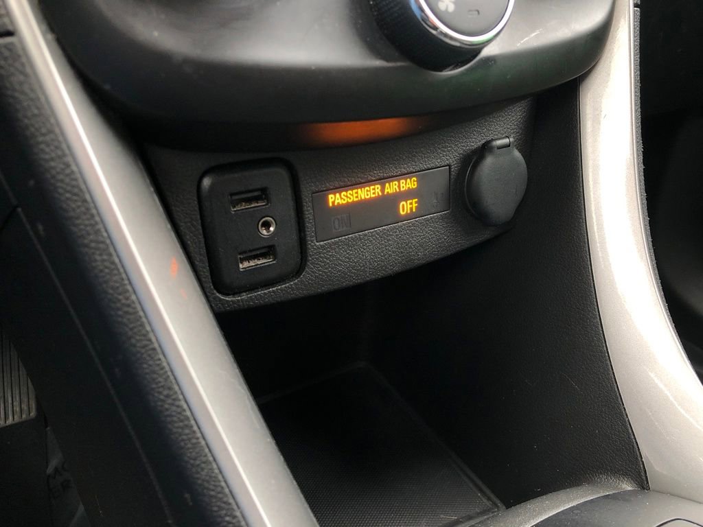 Used 2022 Chevrolet Trax LT w/ LT Convenience Package image 31