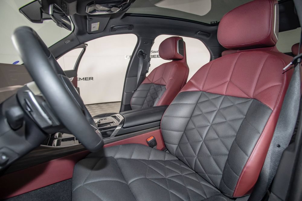 Used 2023 BMW 740i RWD image 13
