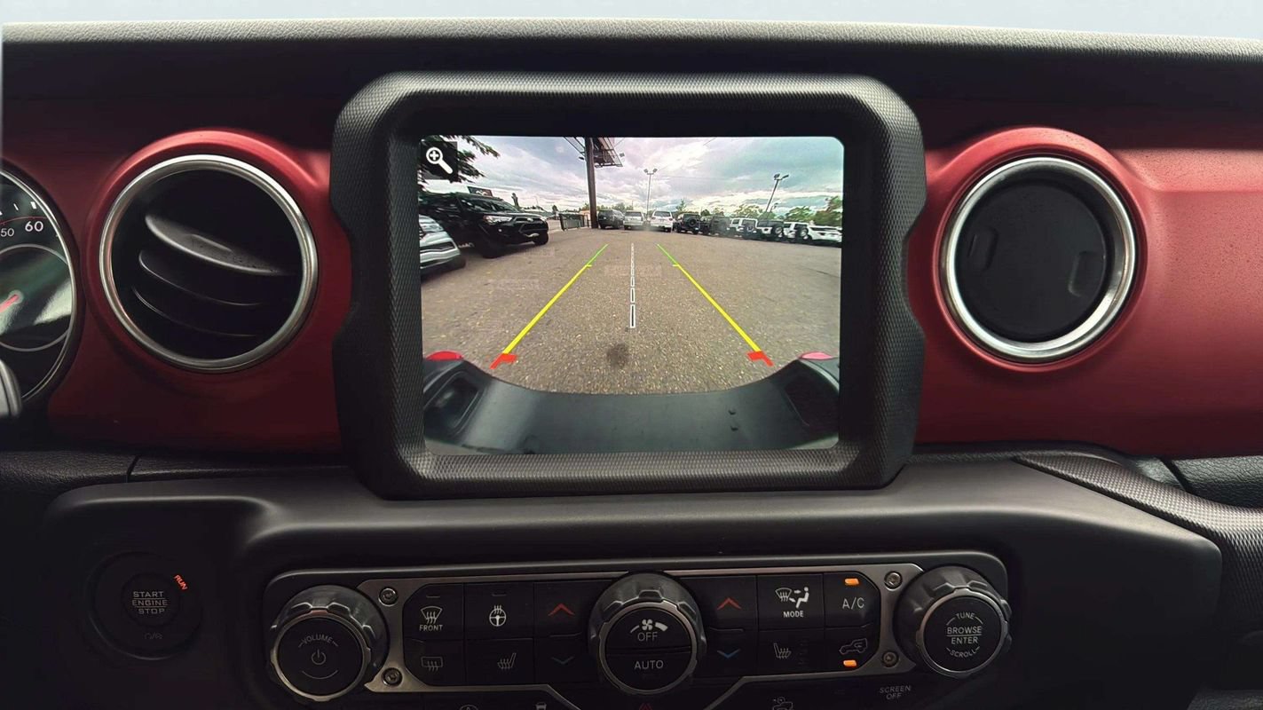 Used 2022 Jeep Gladiator Rubicon w/ Cold Weather Group AWD/4WD image 10