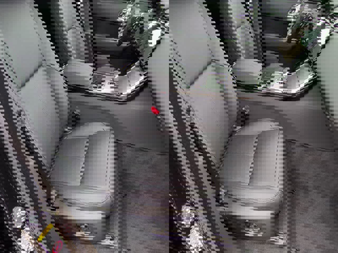 New 2026 Land Rover Range Rover Velar Dynamic SE AWD/4WD image 22