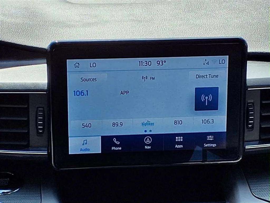 Used 2023 Ford Explorer XLT w/ Equipment Group 202A RWD image 12