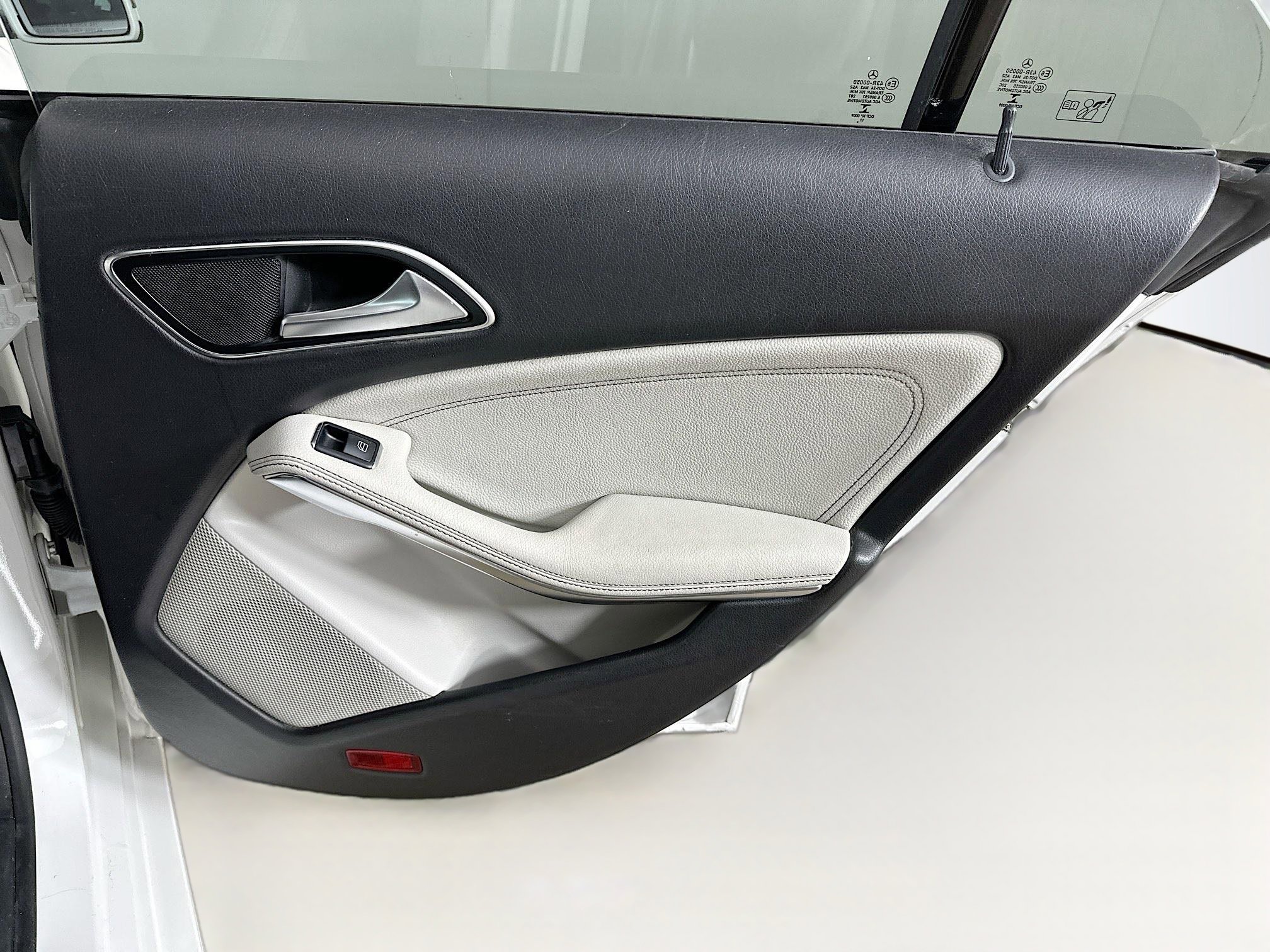 Used 2018 Mercedes-Benz CLA 250 image 31