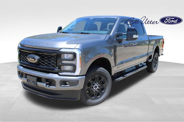 New 2025 Ford F250 Lariat w/ Black Appearance Package