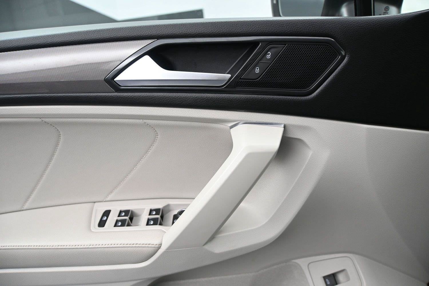 Used 2022 Volkswagen Tiguan SE AWD/4WD image 6