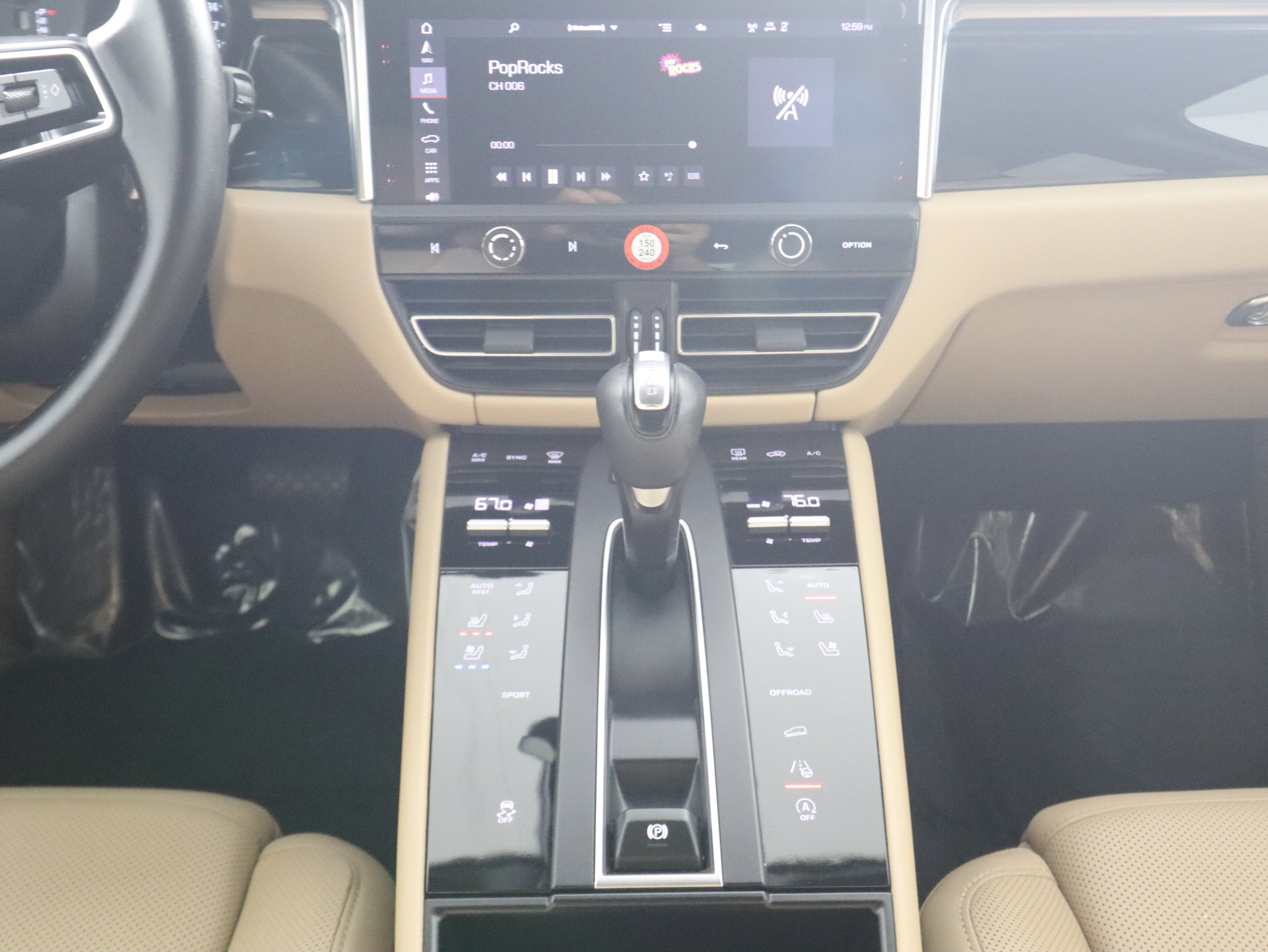 Certified 2023 Porsche Macan image 20