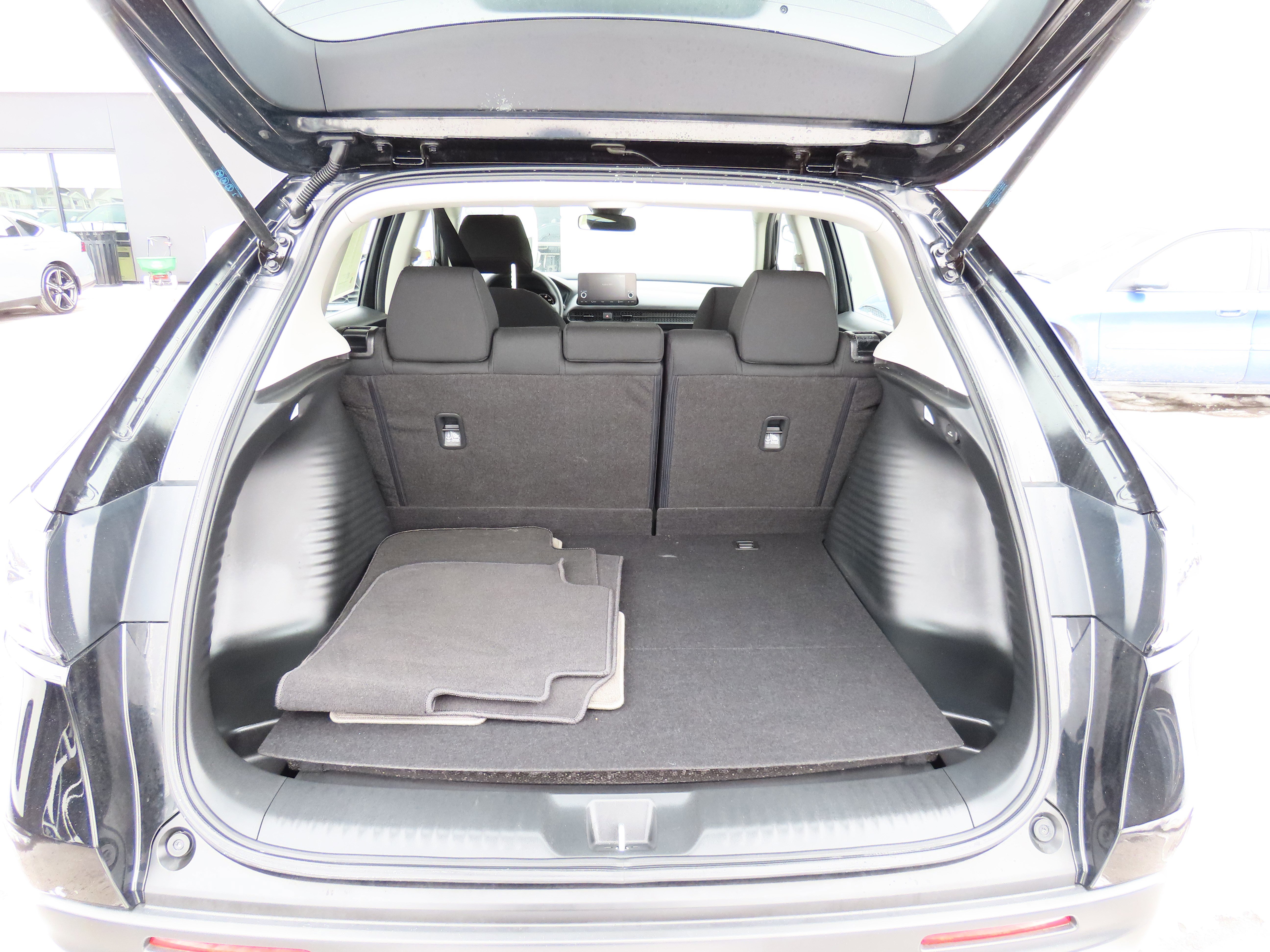 Used 2025 Honda HR-V LX image 18