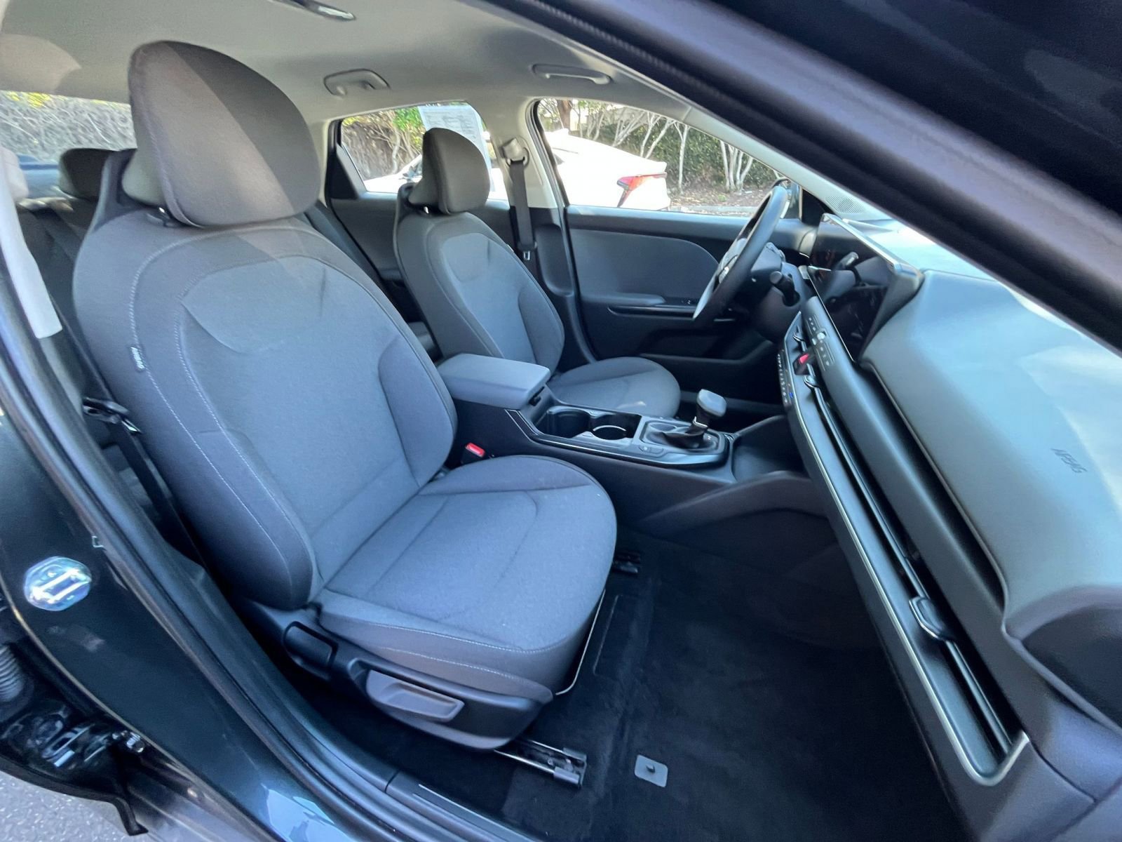 Used 2025 Kia K4 FWD image 35