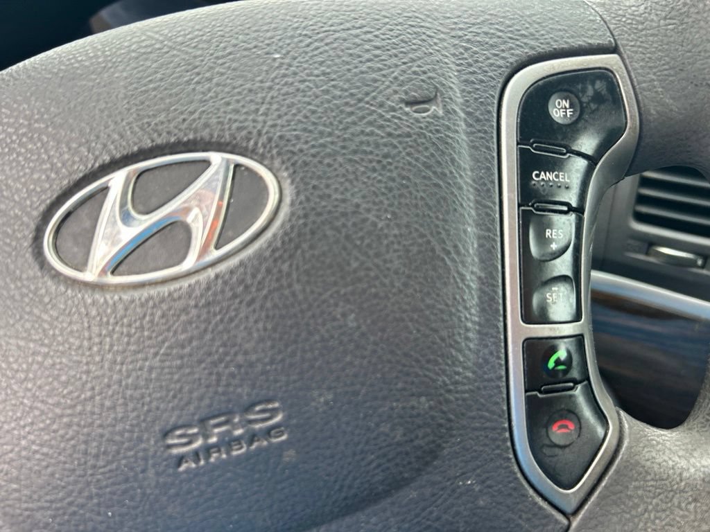 Used 2011 Hyundai Santa Fe GLS FWD image 22
