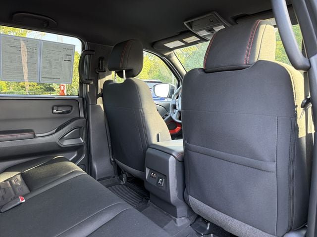 Used 2023 Nissan Frontier PRO-4X w/ Pro Convenience Package AWD/4WD image 16