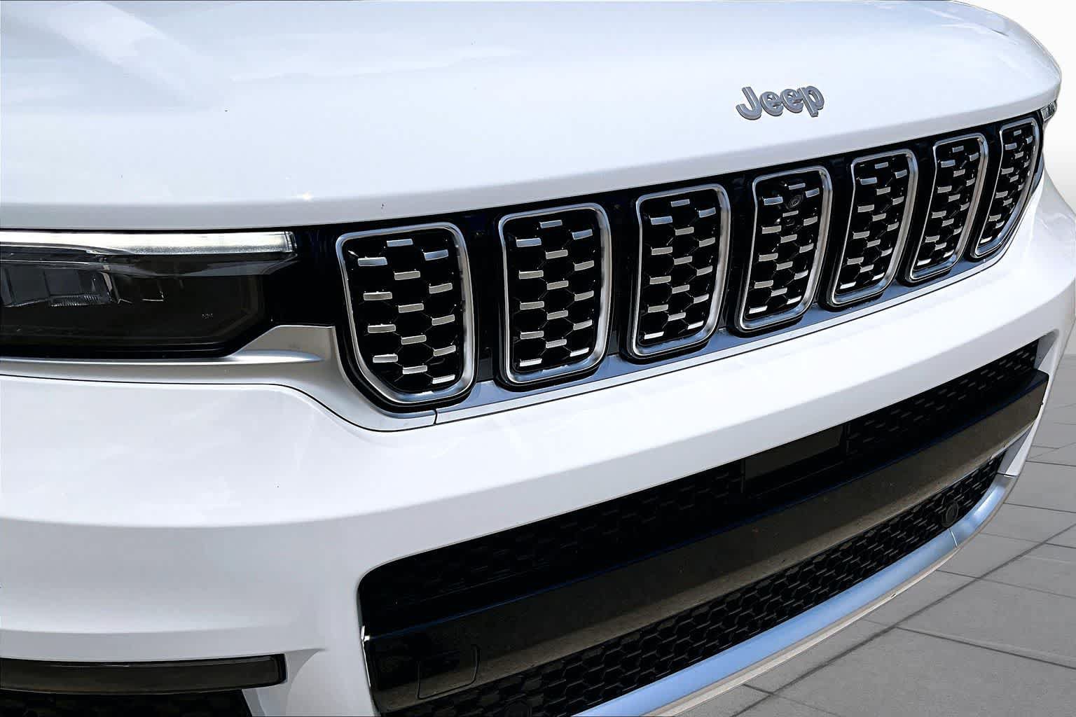 Used 2025 Jeep Grand Cherokee L Summit AWD/4WD image 28