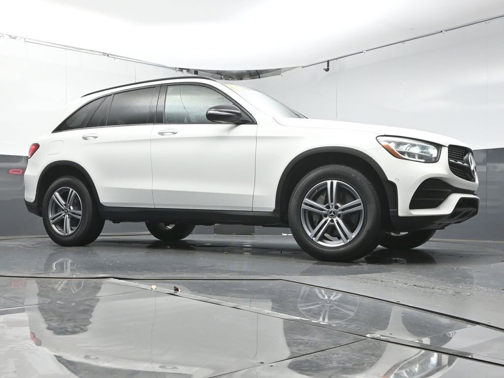 Used 2021 Mercedes-Benz GLC 300 w/ AMG Line image 30
