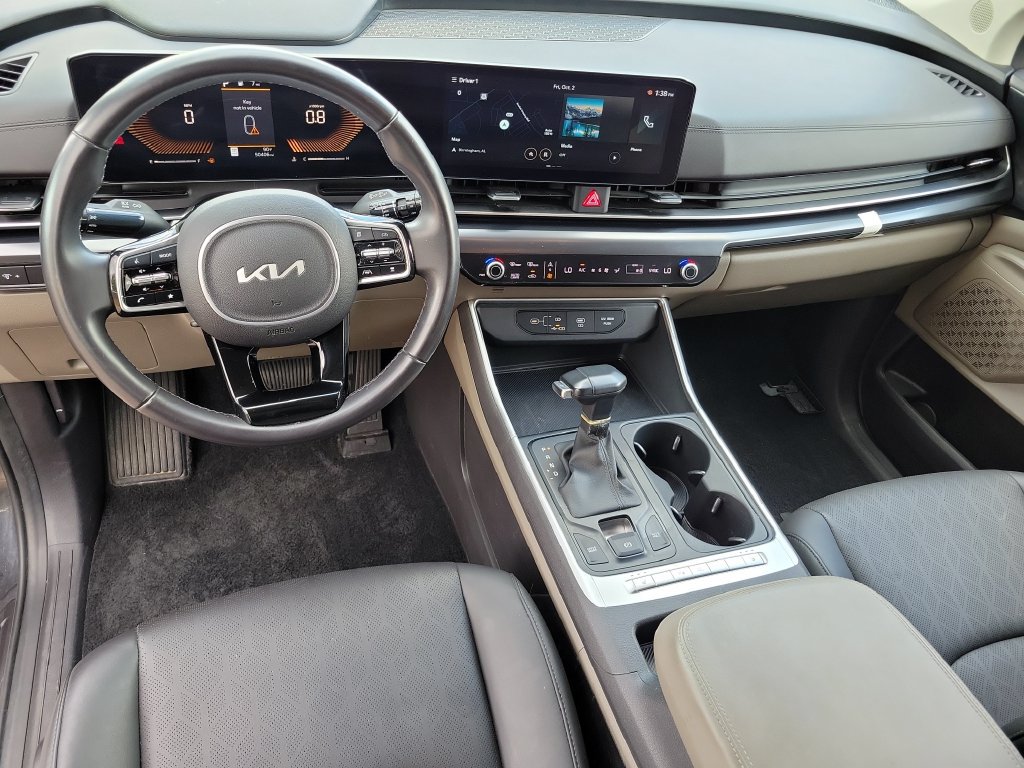 Used 2025 Kia Carnival FWD image 13
