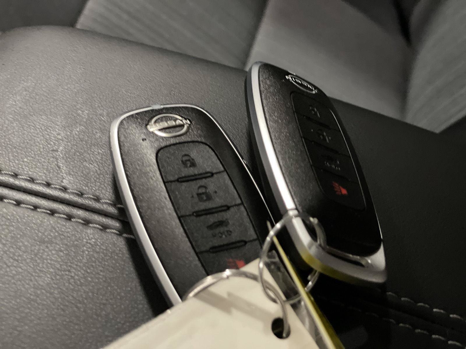Used 2024 Nissan Sentra SV FWD image 39