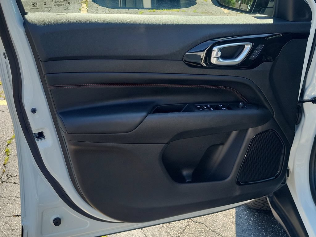 Certified 2025 Jeep Compass Trailhawk w/ Trailhawk Elite Group AWD/4WD image 20