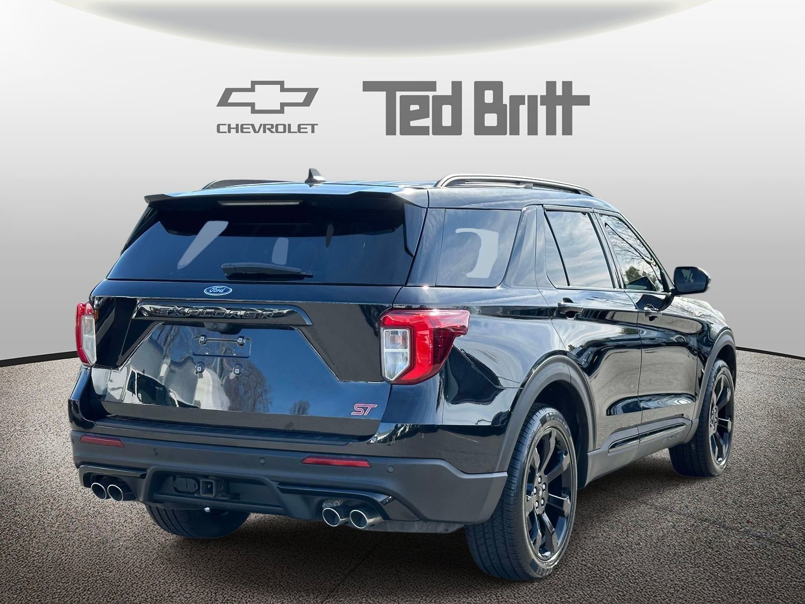 Used 2023 Ford Explorer ST w/ Equipment Group 401A image 4