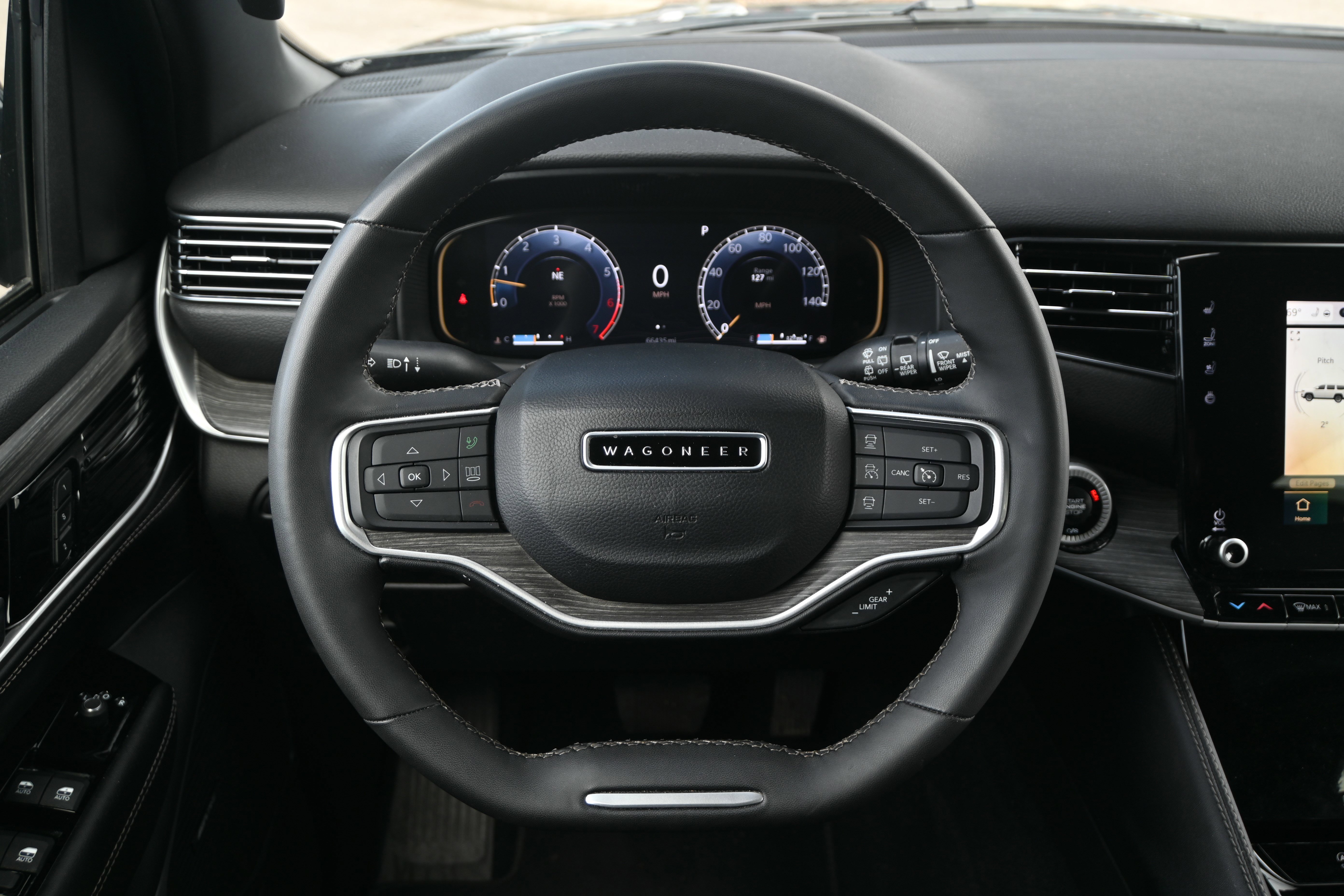 Used 2024 Jeep Wagoneer Series III image 20